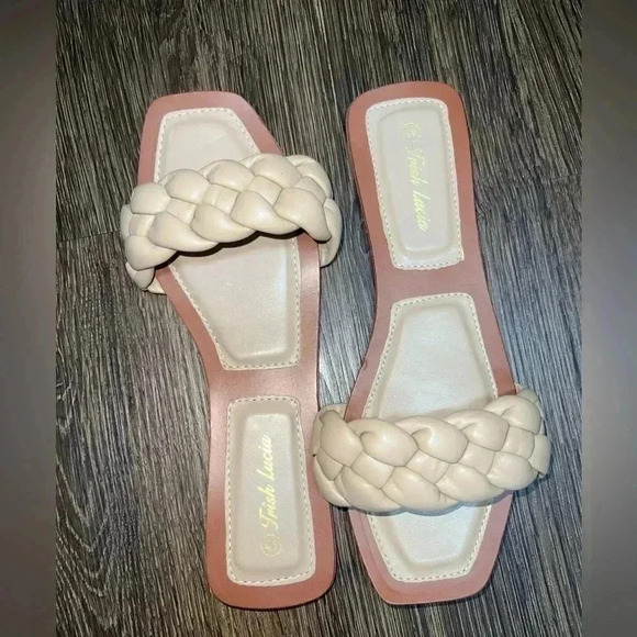 Trish Lucia women’s sandals Tan  Flats Slip On Woven Strap Sz 41 US 10 - Picture 3 of 8